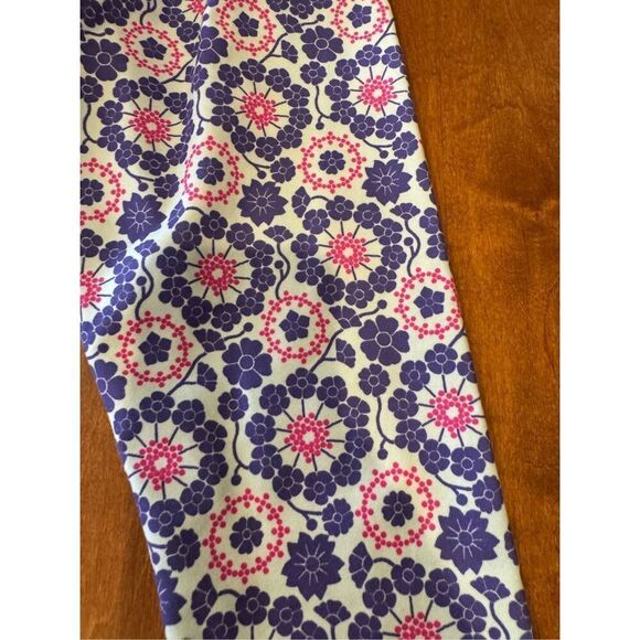 Woman’s Lululemon size 4, colorful Capri pants - Picture 5 of 5